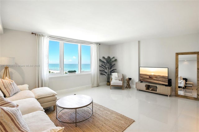 2 of 10 - 2301 Collins Ave 912, Miami Beach, FL