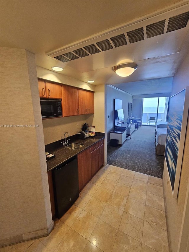 1 of 8 - 18001 Collins Ave 2610, Sunny Isles Beach, FL