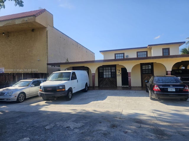 2 of 6 - 19 E 45th St, Hialeah, FL