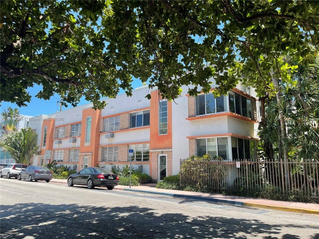 5 of 21 - 730 12th St 10, Miami Beach, FL