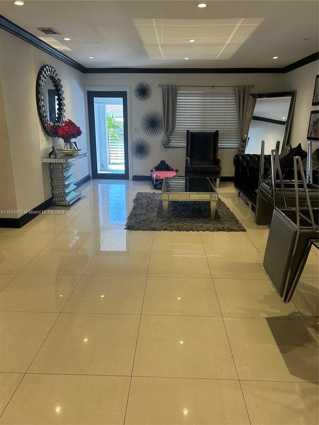 3 of 24 - 1275 Nw 117th St, Miami, FL