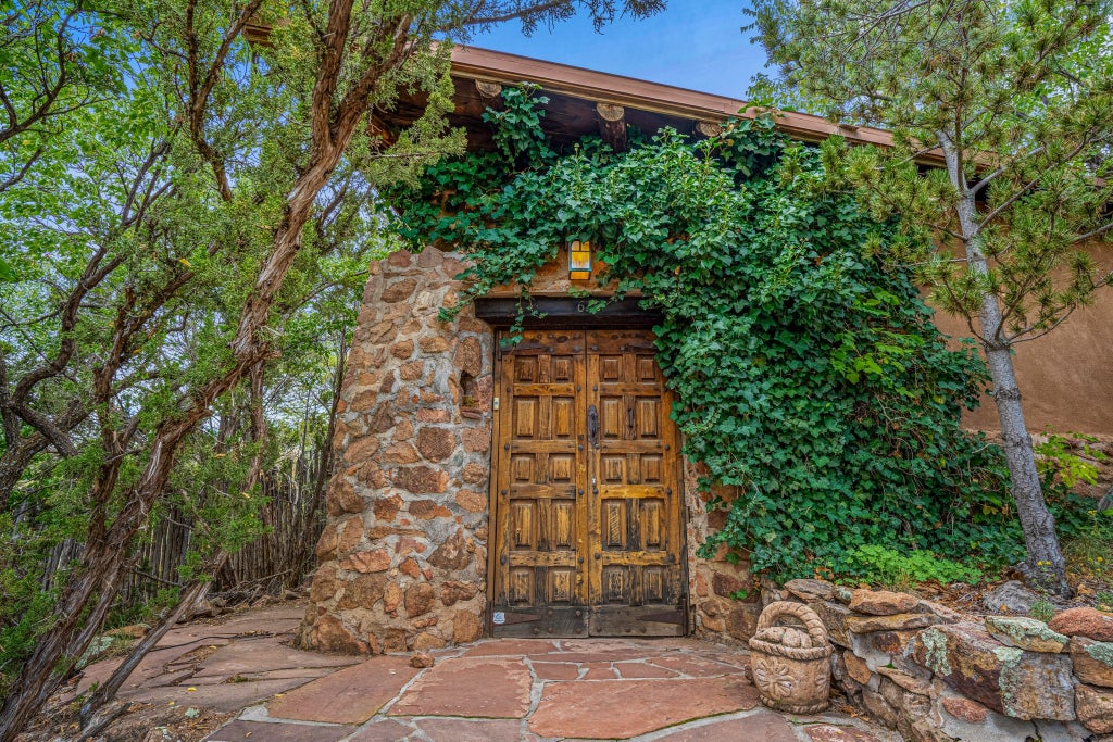 640 Camino De La Luz, Santa Fe Property Listing MLS® 202402512