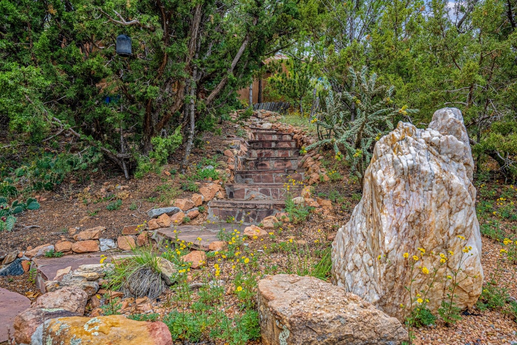 640 Camino De La Luz, Santa Fe Property Listing MLS® 202402512