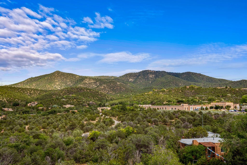640 Camino De La Luz, Santa Fe Property Listing MLS® 202402512