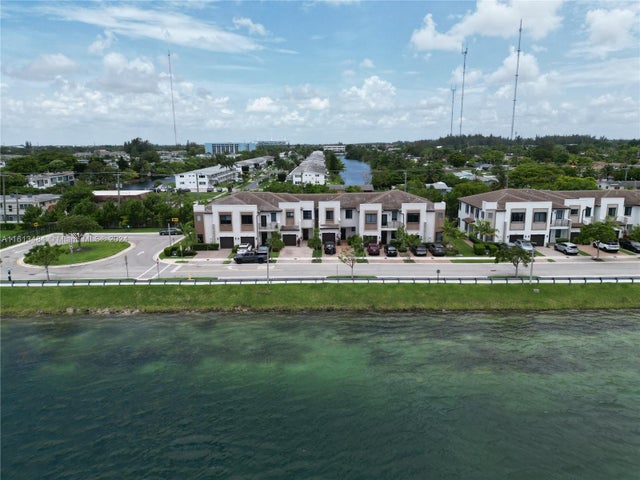 4 of 44 - 20428 Ne 2nd Ct, Miami, FL