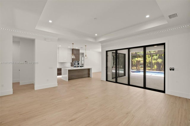 5 of 43 - 1587 W Golden Gate Blvd, Naples, FL