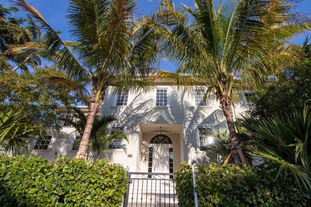 1 of 23 - 797 Ridgewood Rd, Key Biscayne, FL