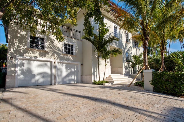 2 of 23 - 797 Ridgewood Rd, Key Biscayne, FL