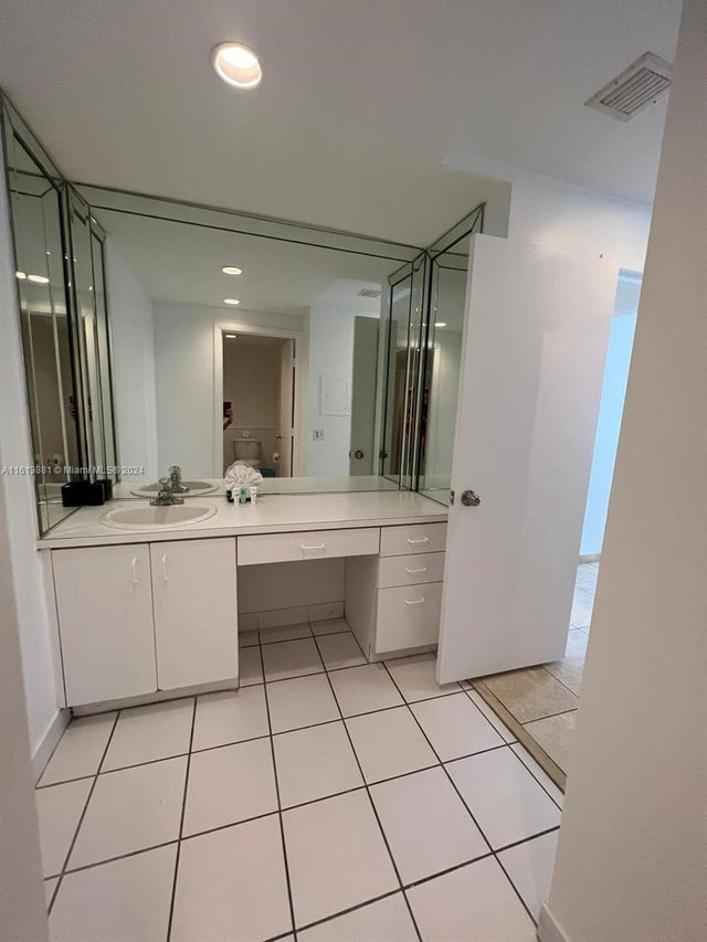 3 of 16 - N/A, Hollywood, FL