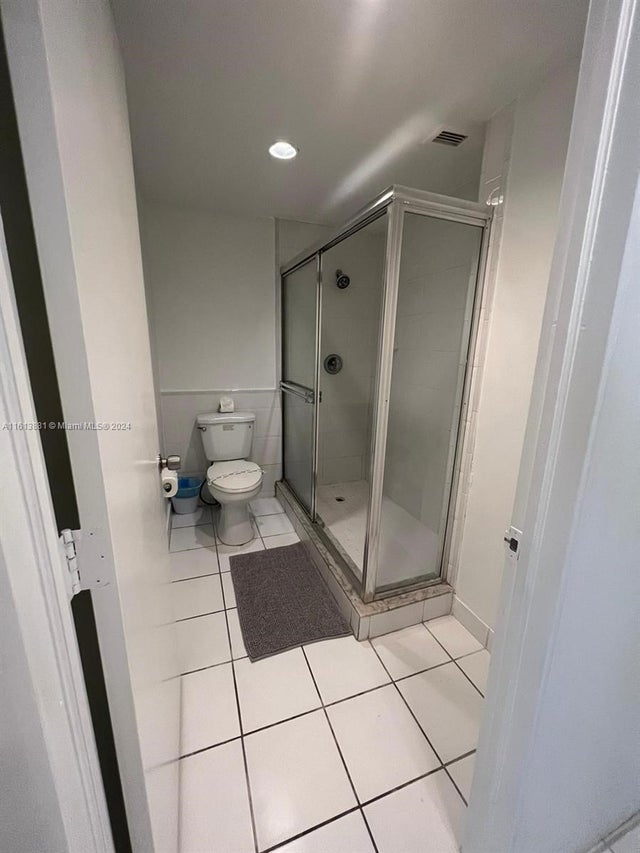 4 of 16 - N/A, Hollywood, FL