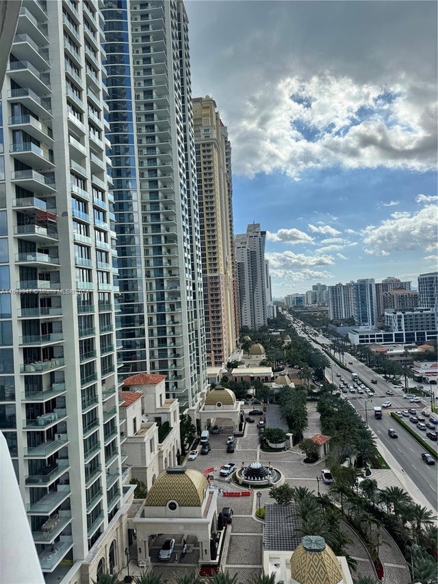 4 of 32 - 18001 Collins Ave 1018, Sunny Isles Beach, FL