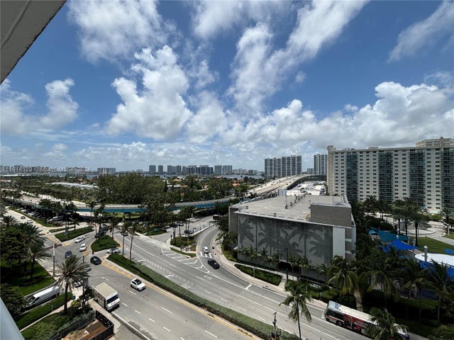 3 of 35 - 19201 Collins Ave 934, Sunny Isles Beach, FL
