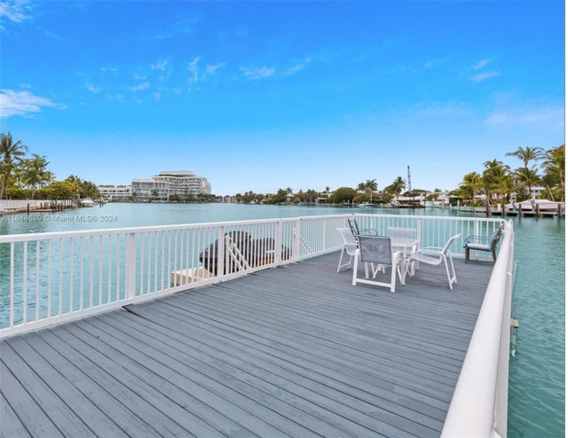 1 of 12 - 4710 Pine Tree Dr 45, Miami Beach, FL