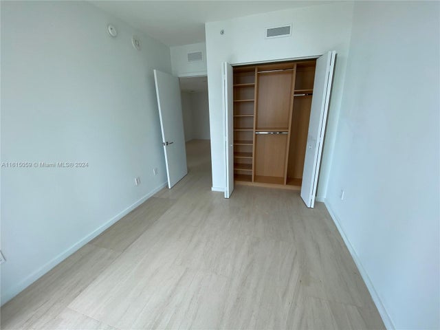 4 of 33 - 1300 S Miami Ave 2405, Miami, FL