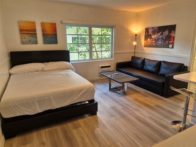 5 of 27 - 1021 Euclid Ave 10, Miami Beach, FL