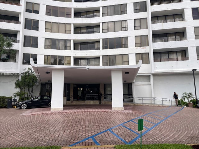2 of 21 - 3505 S Ocean Dr 310, Hollywood, FL