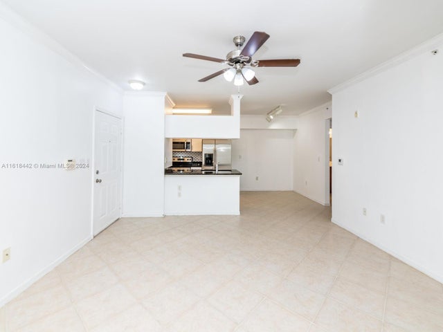 2 of 25 - 6492 Emerald Dunes Dr 206, West Palm Beach, FL