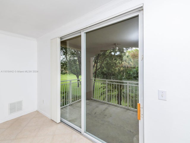 5 of 25 - 6492 Emerald Dunes Dr 206, West Palm Beach, FL