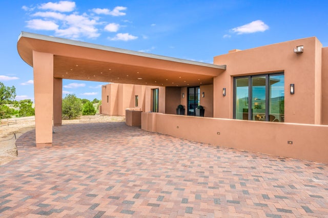 17 Hacienda Vaquero, Santa Fe