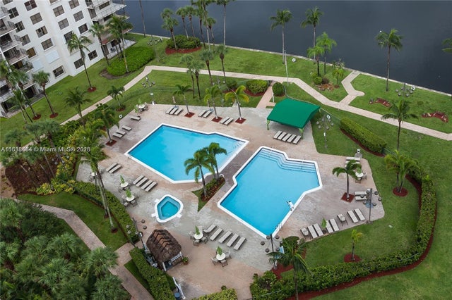 2 of 46 - 18181 Ne 31st Ct 2202, Aventura, FL