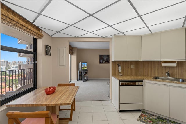 4 of 46 - 18181 Ne 31st Ct 2202, Aventura, FL