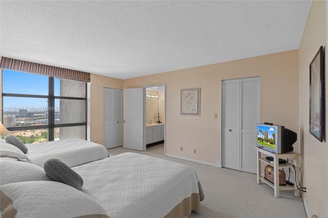 5 of 46 - 18181 Ne 31st Ct 2202, Aventura, FL