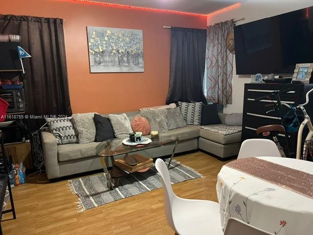 5 of 8 - 1027 Euclid Ave 5, Miami Beach, FL