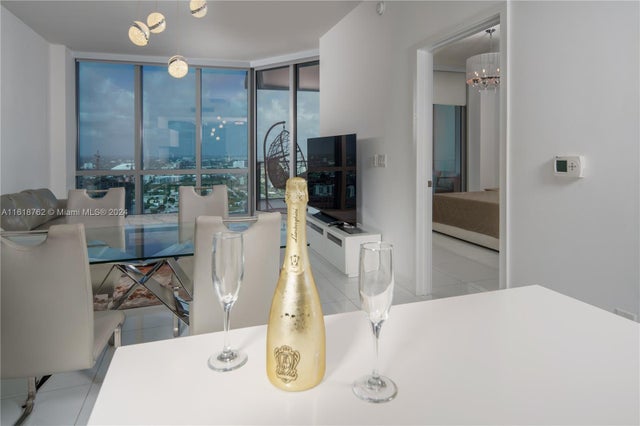 1 of 42 - 851 Ne 1st Ave 4406, Miami, FL