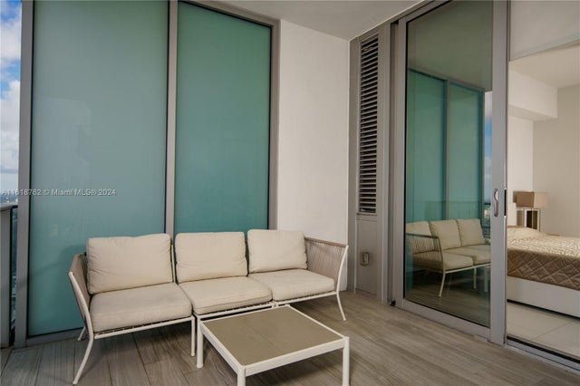 3 of 42 - 851 Ne 1st Ave 4406, Miami, FL