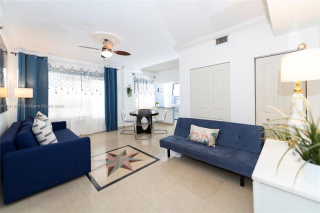 3 of 18 - 918 Ocean Dr 202, Miami Beach, FL