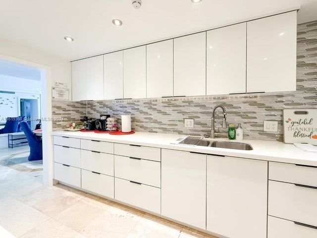 4 of 24 - 3901 S Ocean Dr 9b, Hollywood, FL