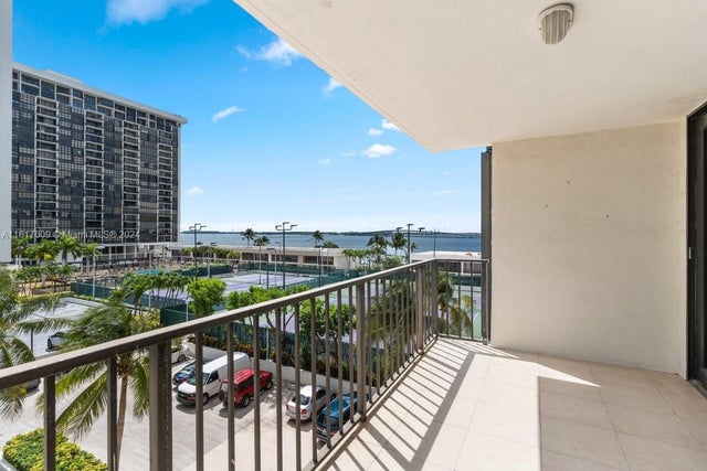 2 of 32 - 1915 Brickell Ave C506, Miami, FL