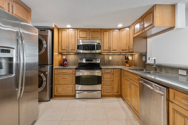5 of 32 - 1915 Brickell Ave C506, Miami, FL