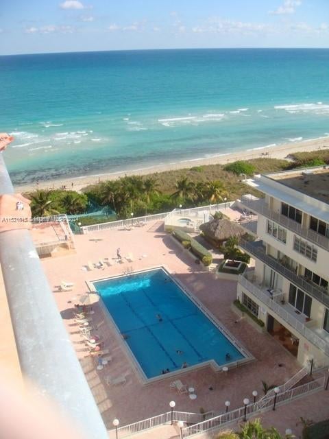 2 of 11 - 5401 Collins Ave 1012, Miami Beach, FL