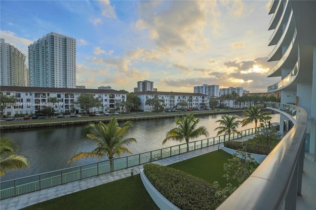 4 of 28 - 3250 Ne 188th Street 204, Aventura, FL