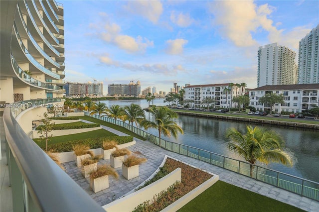 5 of 28 - 3250 Ne 188th Street 204, Aventura, FL