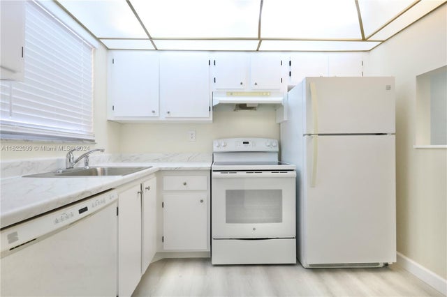 2 of 25 - 6870 Royal Palm Blvd 210m, Margate, FL