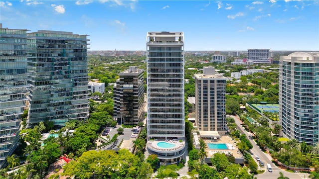 1 of 43 - 2678 Tigertail Av 515, Miami, FL