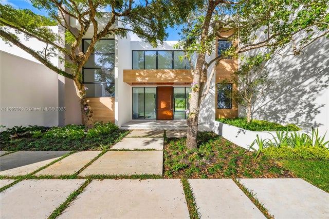 3 of 68 - 6675 Sw 96th St, Pinecrest, FL