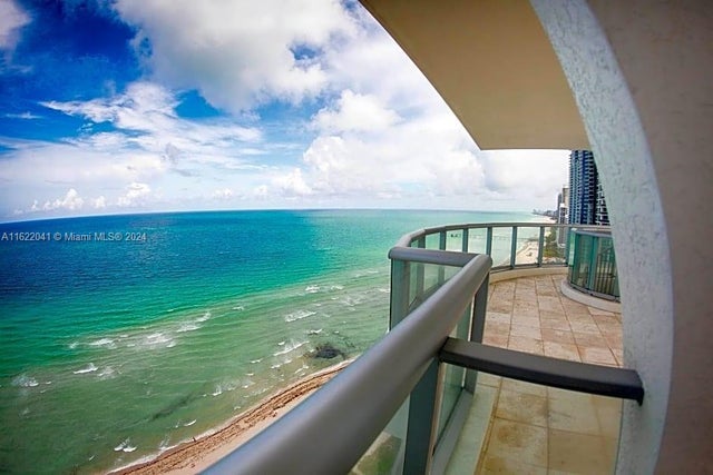 5 of 16 - 17315 Collins Ave 2202, Sunny Isles Beach, FL
