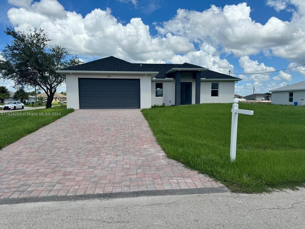 2044 Crawford Ave N, Lehigh Acres