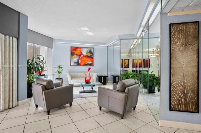 5 of 20 - 1000 Saint Charles Pl 522, Pembroke Pines, FL