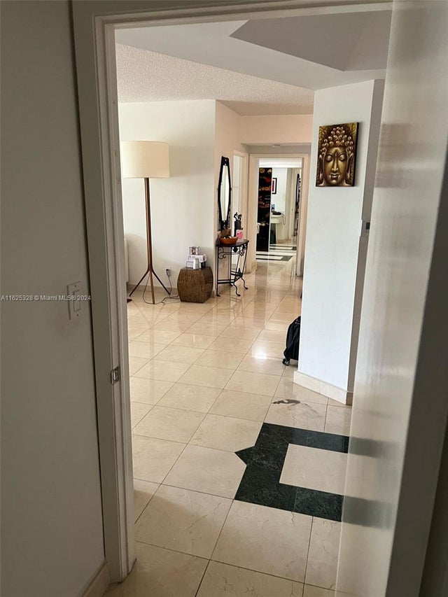 2 of 31 - 2000 Island Blvd 405, Aventura, FL