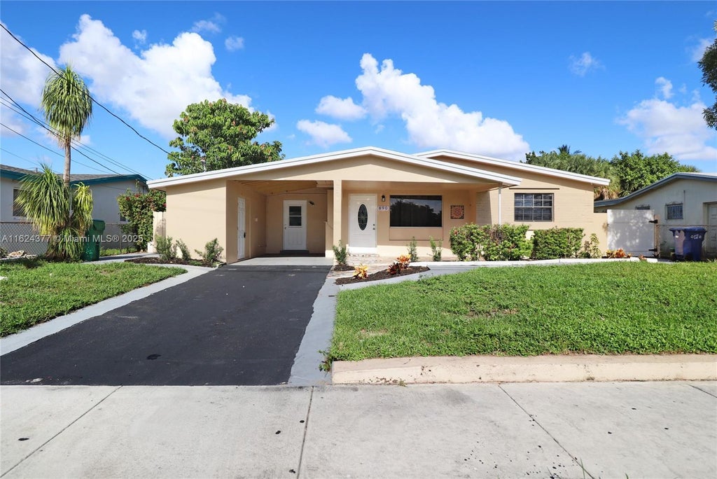 890 Nw 35th Ave, Lauderhill