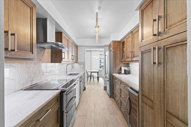 5 of 20 - 2401 Collins Ave 906, Miami Beach, FL