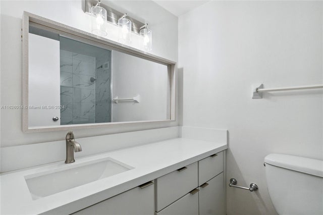 5 of 11 - 1000 West Ave 821, Miami Beach, FL