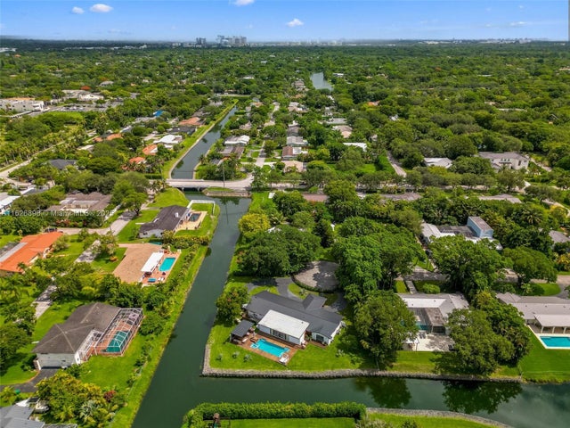 2 of 55 - 7000 Sw 125th St, Pinecrest, FL