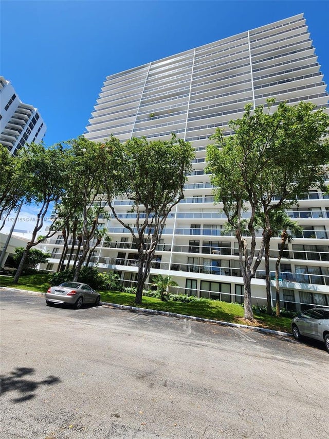 1 of 56 - 3731 N Country Club Dr 2127, Aventura, FL