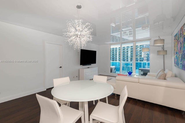 4 of 27 - 2301 Collins Ave 1204, Miami Beach, FL