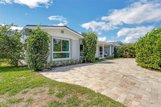 5 of 77 - 633 N Crescent Dr, Hollywood, FL